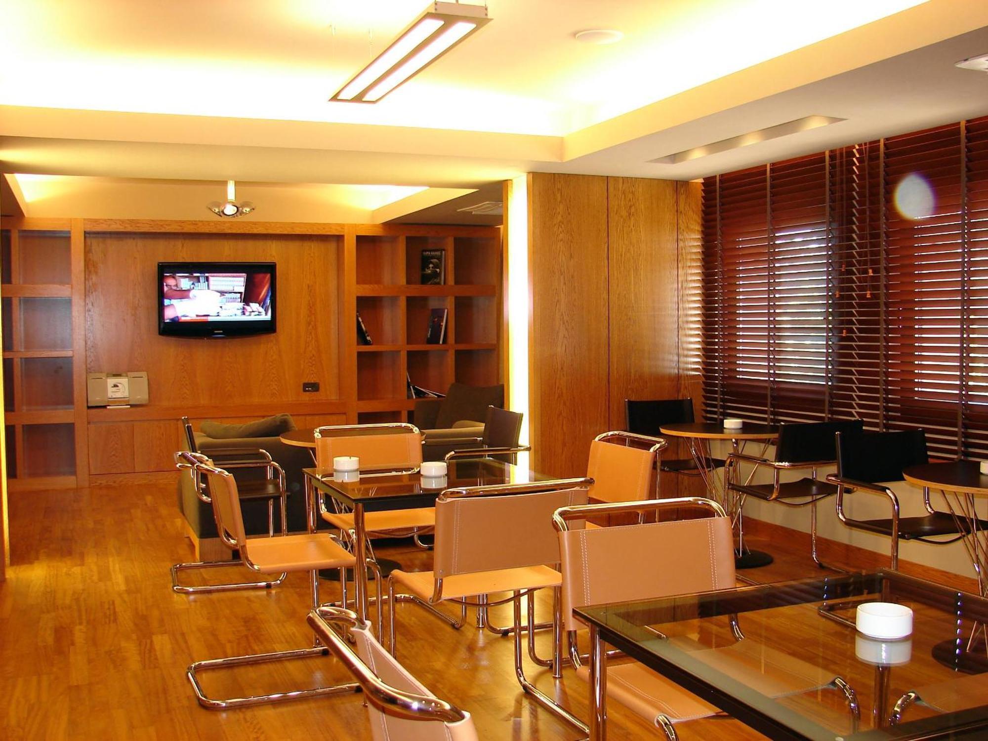 Alexander Beach Hotel & Spa Alexandrupoli Exteriér fotografie The Business Center at the airport