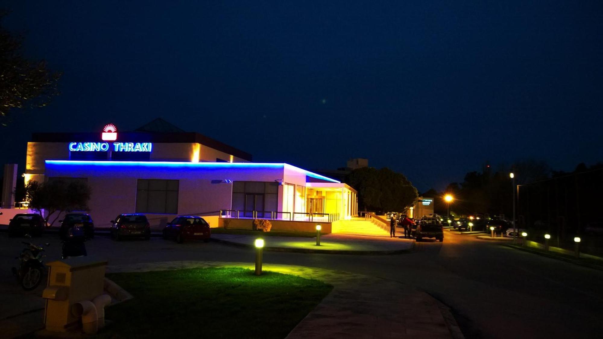 Alexander Beach Hotel & Spa Alexandrupoli Exteriér fotografie The casino in the evening