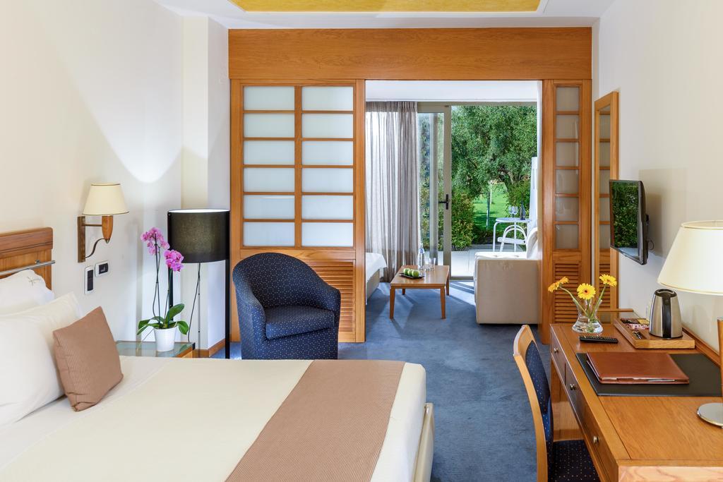 Alexander Beach Hotel & Spa Alexandrupoli Exteriér fotografie A room at the hotel
